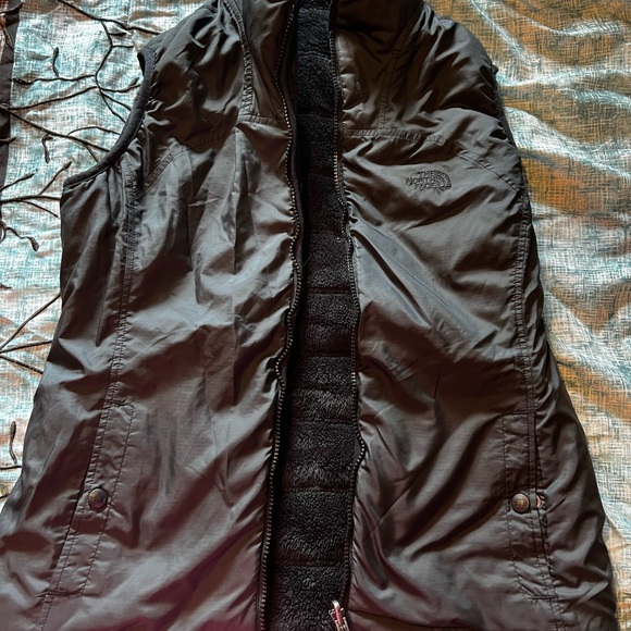 Women’s Reversible North Face Vest - Picture 6 of 6